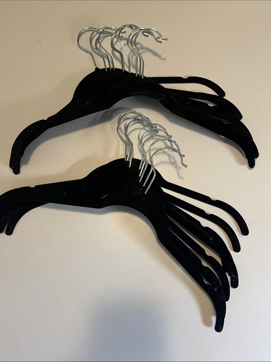 Other - Velvet Non-Slip Black Clothing Hangers - Pack of 20
